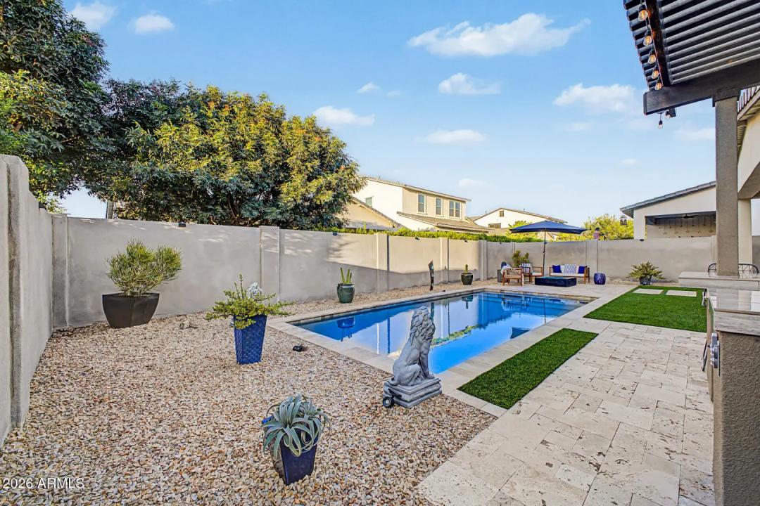 Real Estate Picture 33