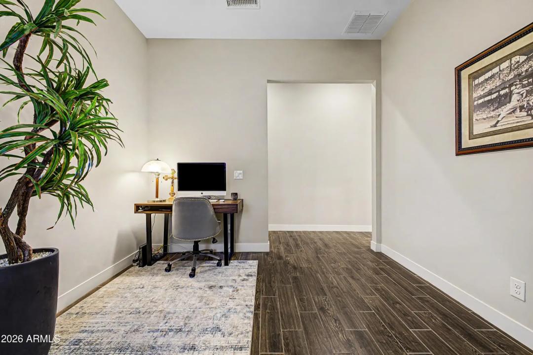 Real Estate Picture 24