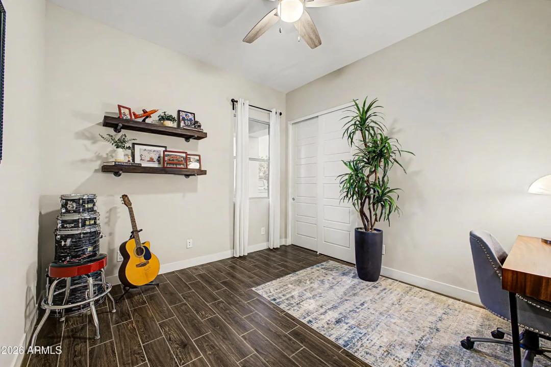 Real Estate Picture 25