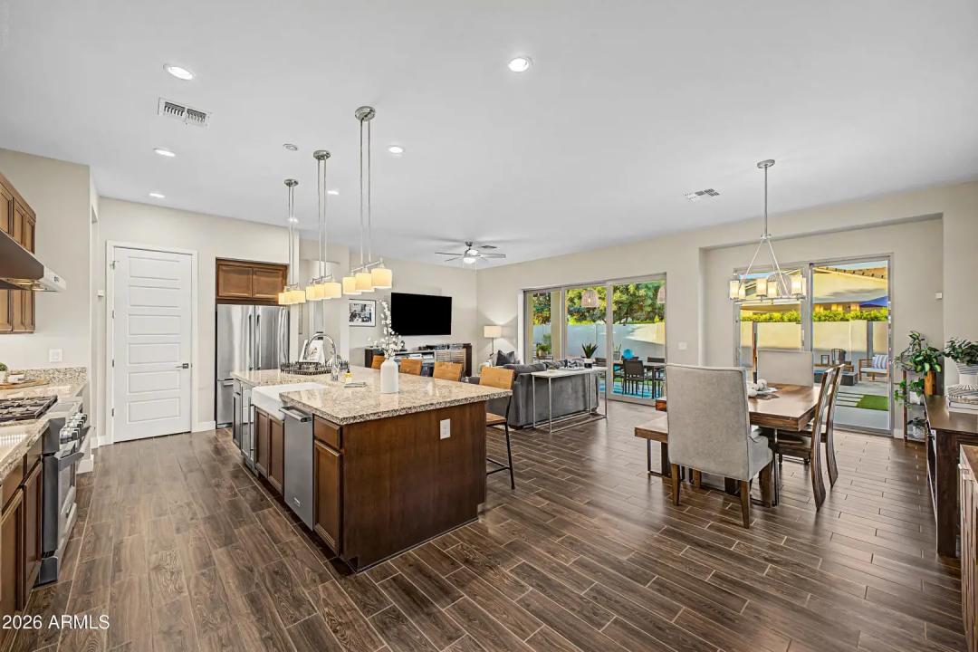 Real Estate Picture 10