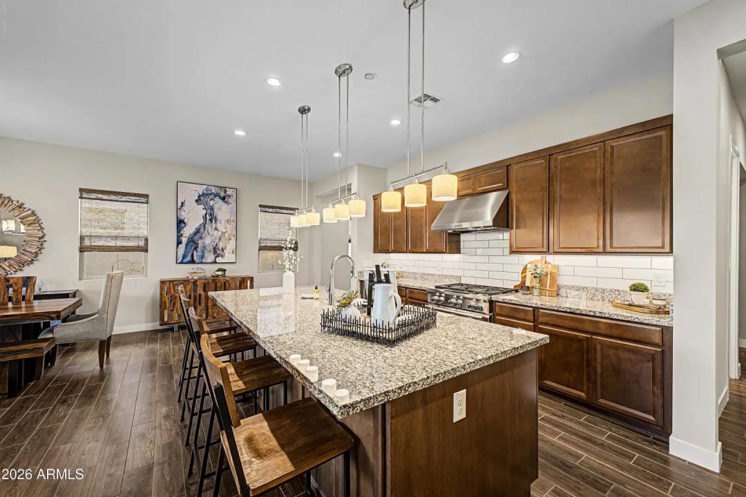 Real Estate Picture 9