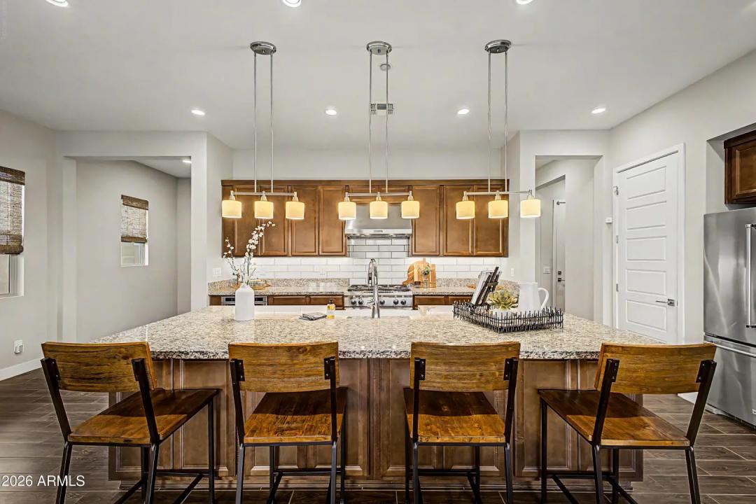 Real Estate Picture 7