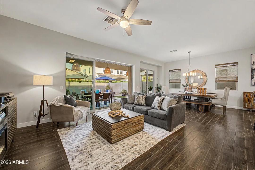 Real Estate Picture 12