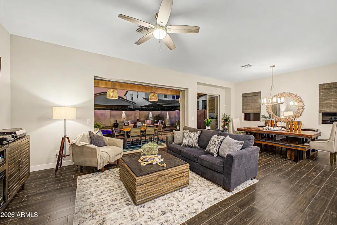 Real Estate Picture 5