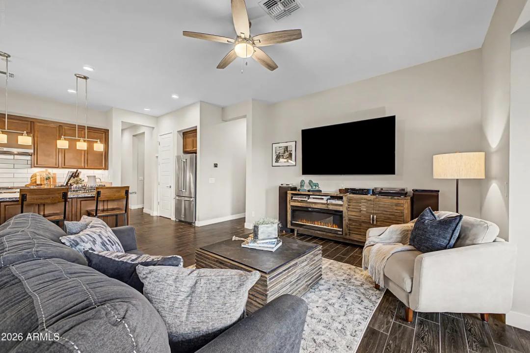 Real Estate Picture 11