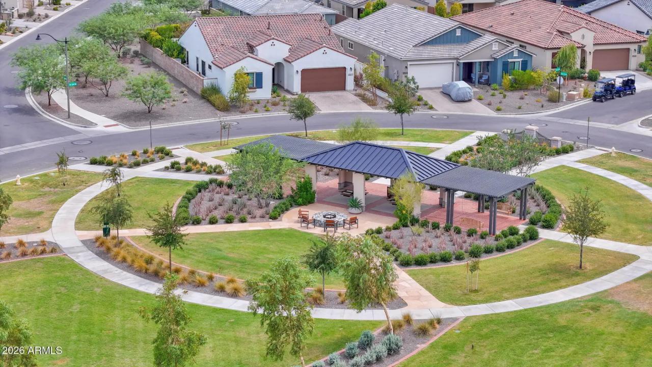 Real Estate Picture 35