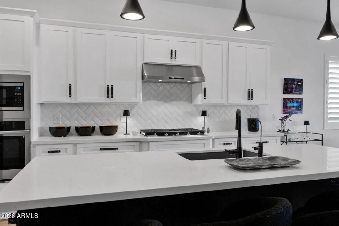 Real Estate Picture 6