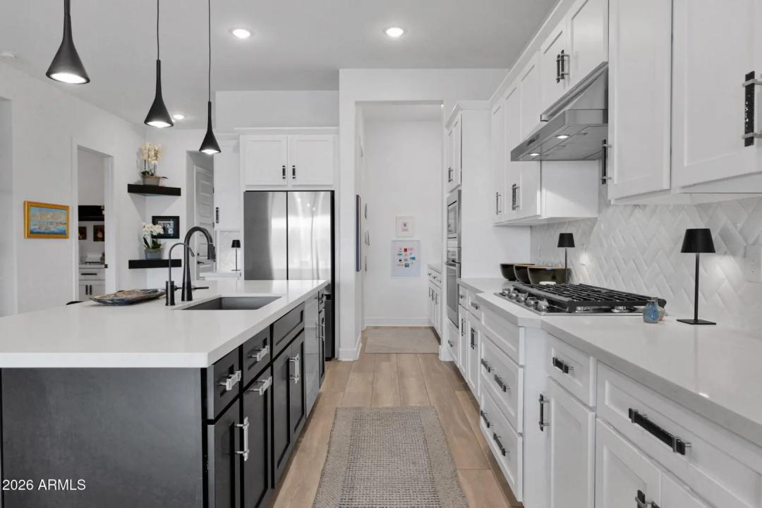 Real Estate Picture 7