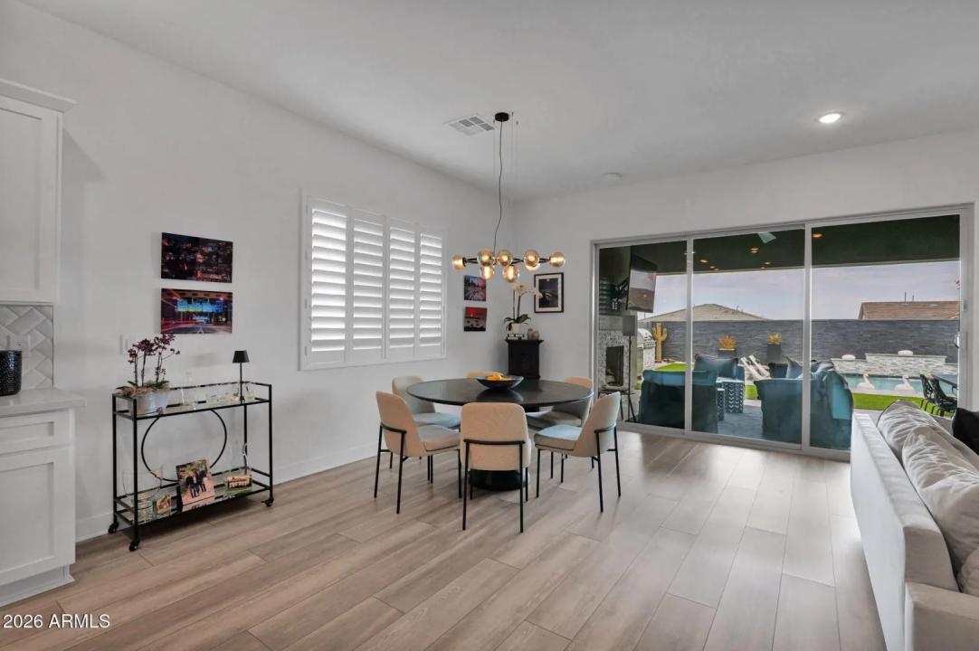 Real Estate Picture 11