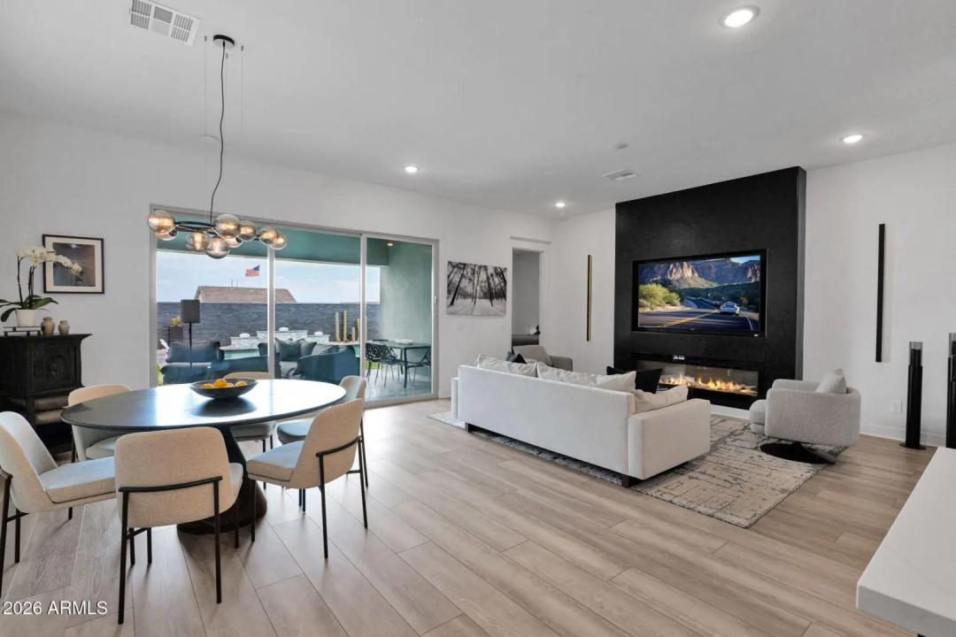 Real Estate Picture 12