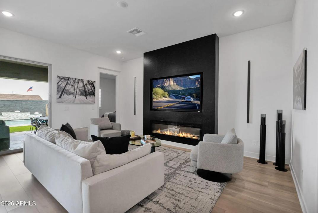 Real Estate Picture 13