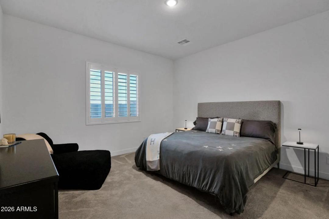 Real Estate Picture 17