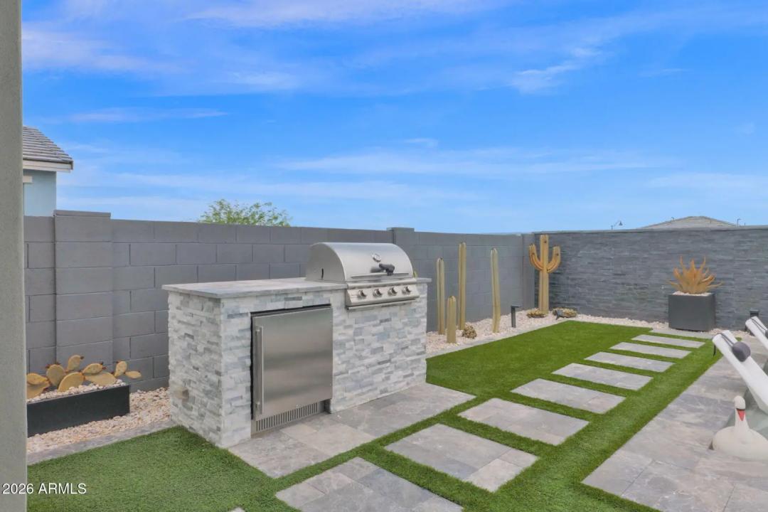 Real Estate Picture 28