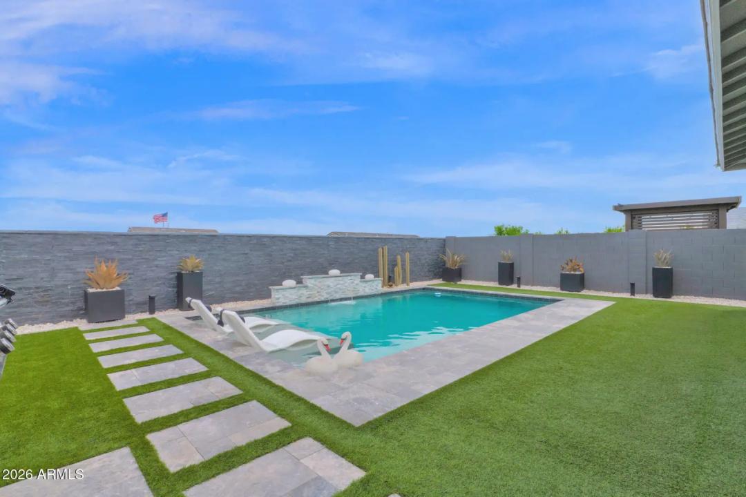 Real Estate Picture 1