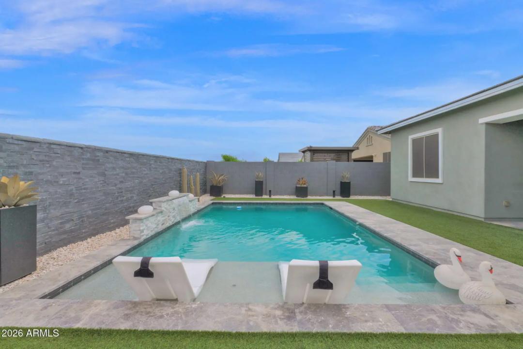 Real Estate Picture 32