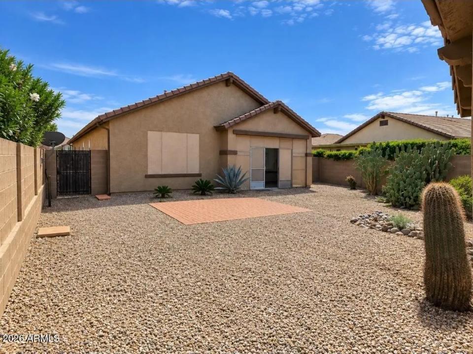 Real Estate Picture 4