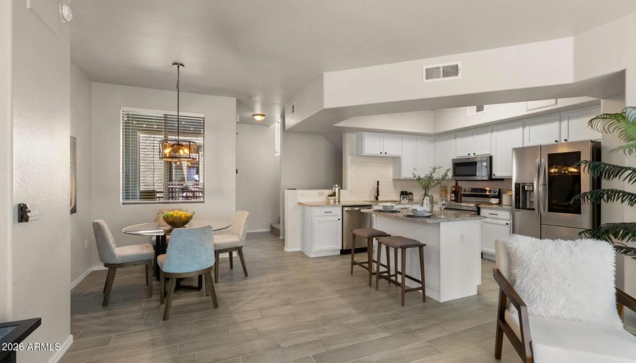 Real Estate Picture 5
