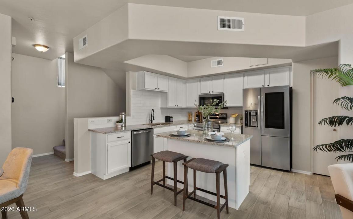 Real Estate Picture 6