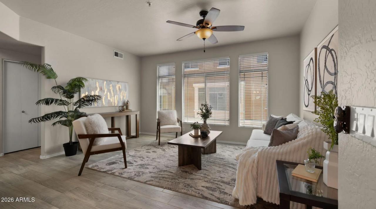 Real Estate Picture 4
