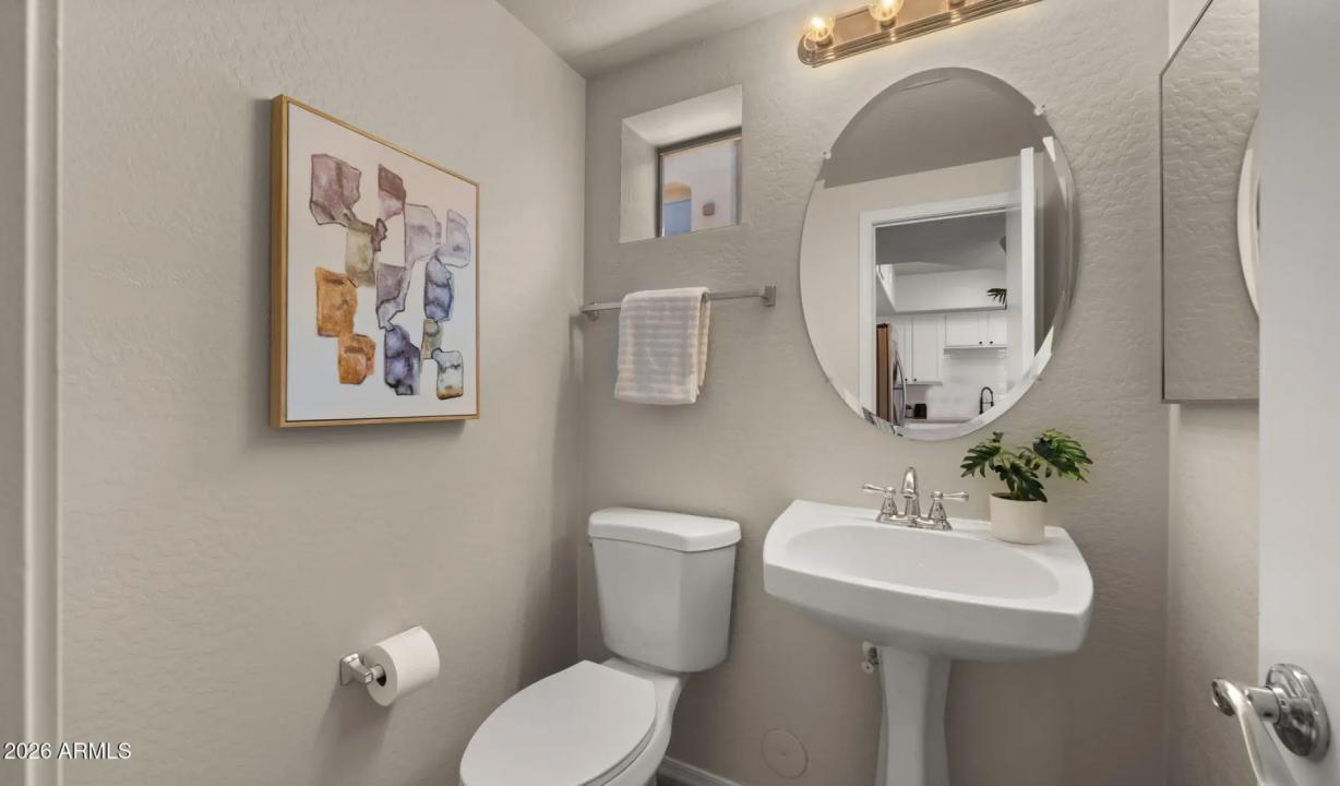 Real Estate Picture 12