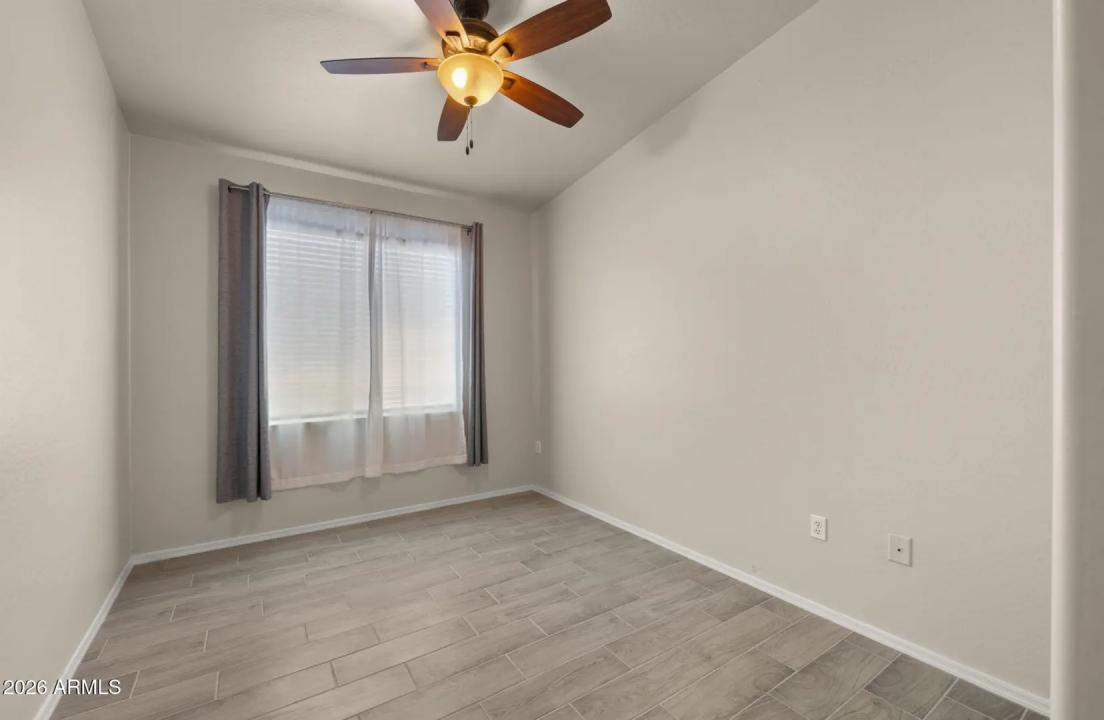 Real Estate Picture 17