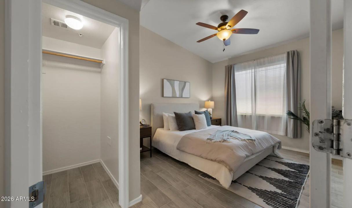 Real Estate Picture 14