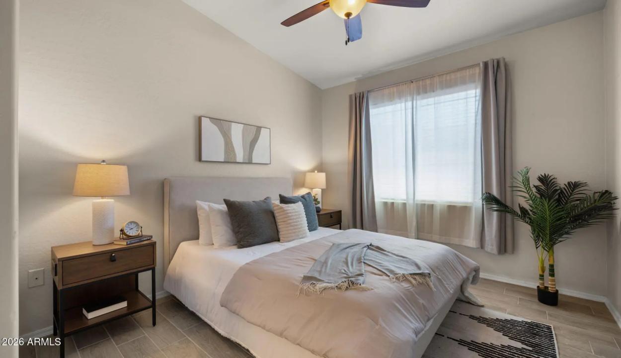 Real Estate Picture 13