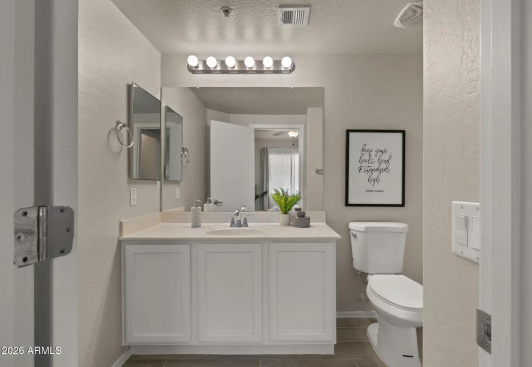 Real Estate Picture 18