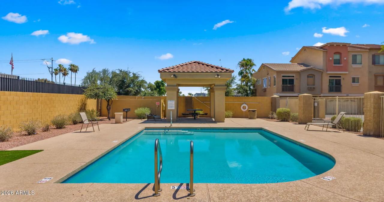 Real Estate Picture 24
