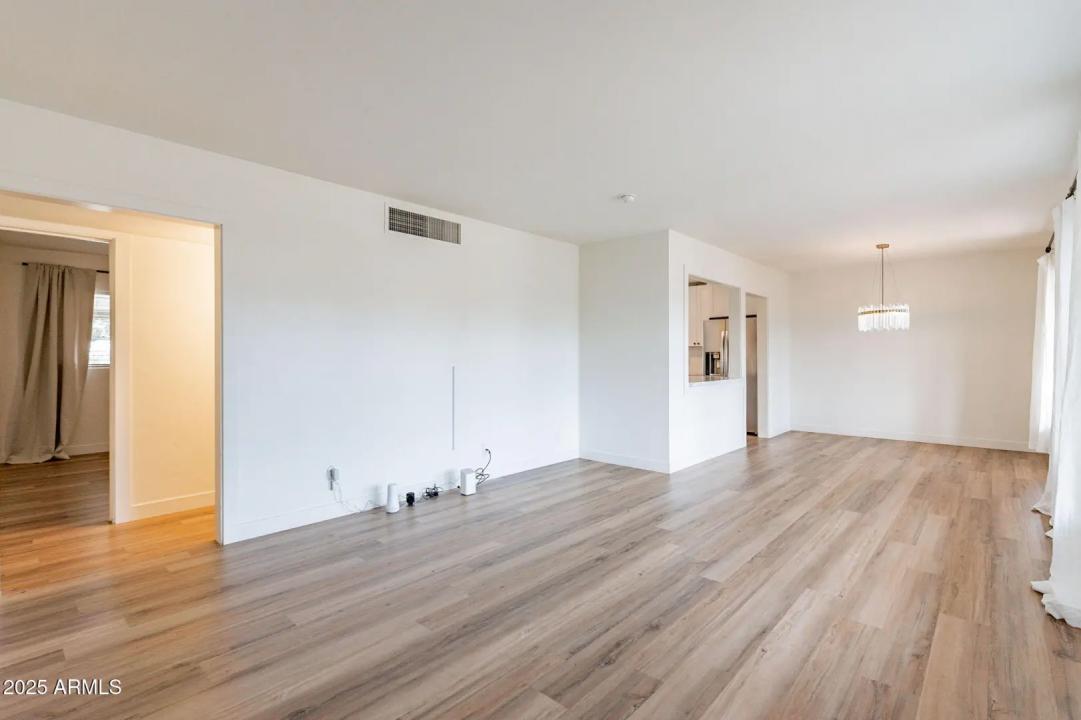 Real Estate Picture 6