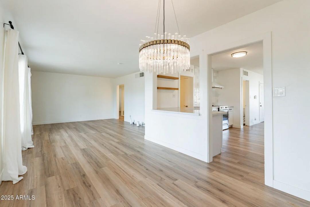 Real Estate Picture 9