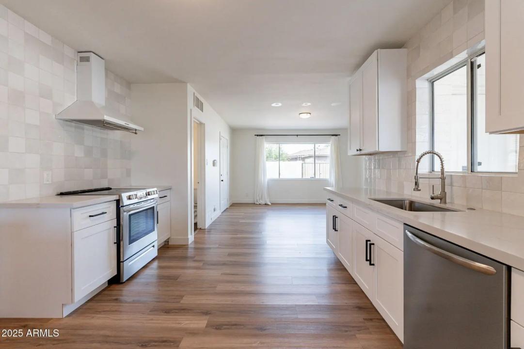 Real Estate Picture 10