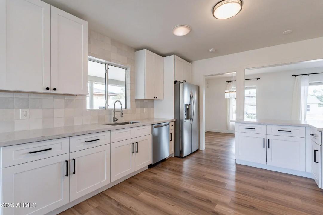 Real Estate Picture 11