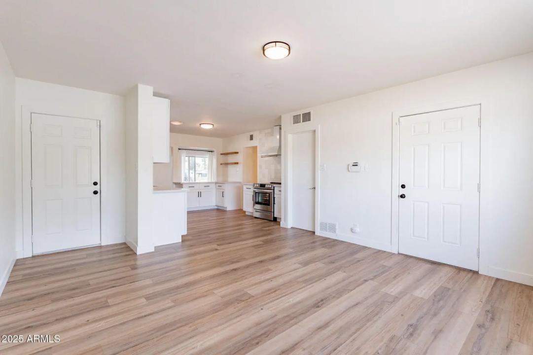 Real Estate Picture 13