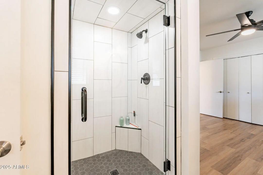 Real Estate Picture 18