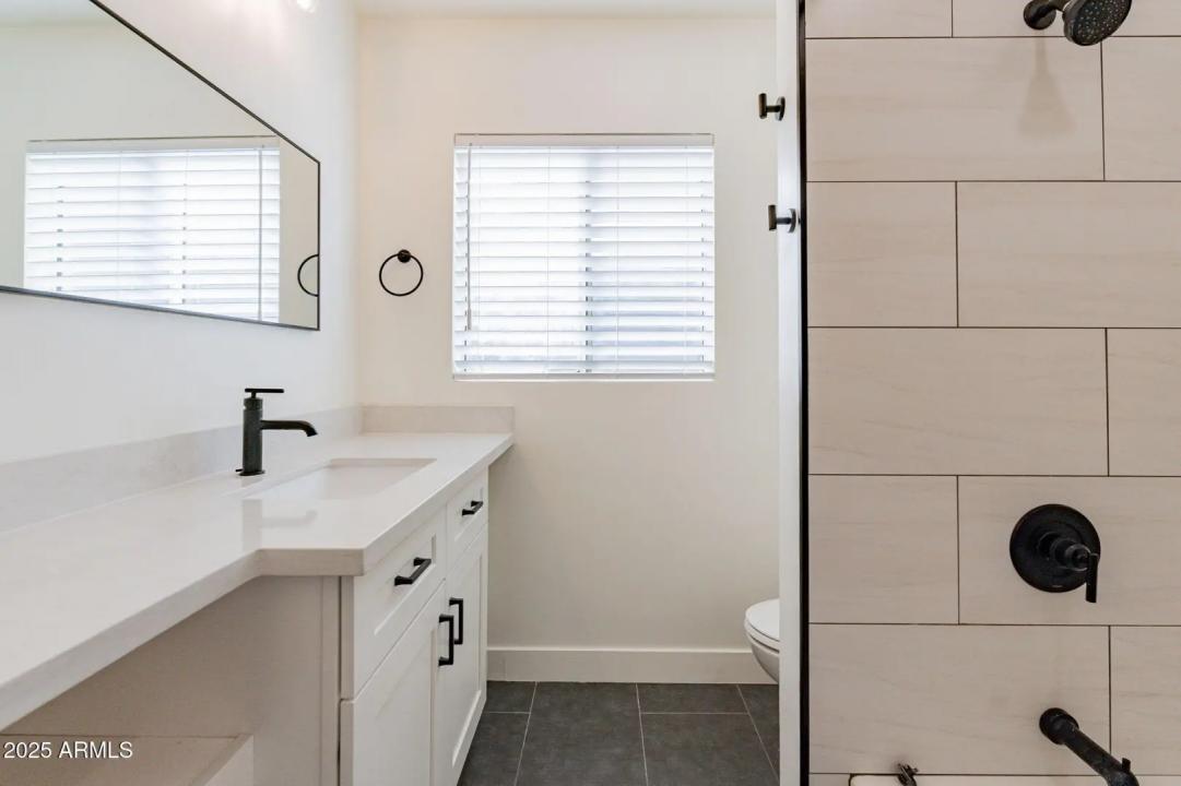 Real Estate Picture 22