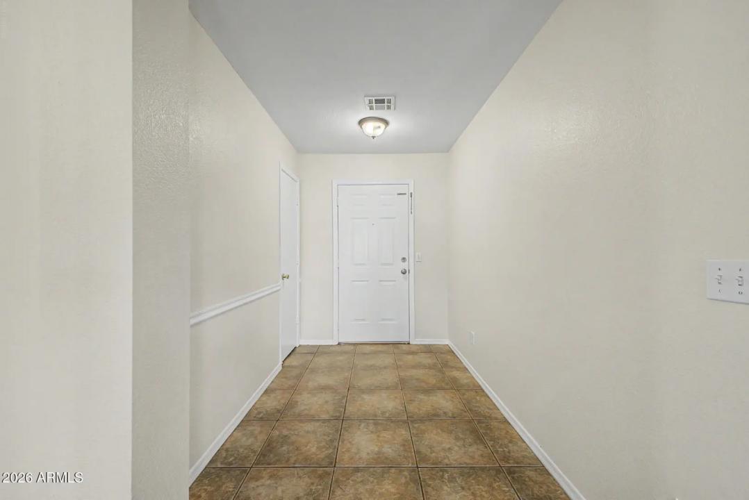 Real Estate Picture 4
