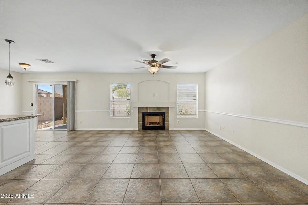 Real Estate Picture 5