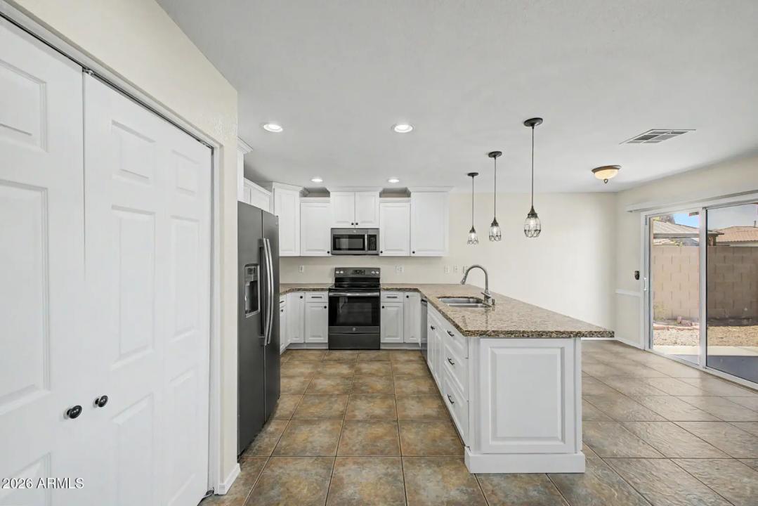 Real Estate Picture 10
