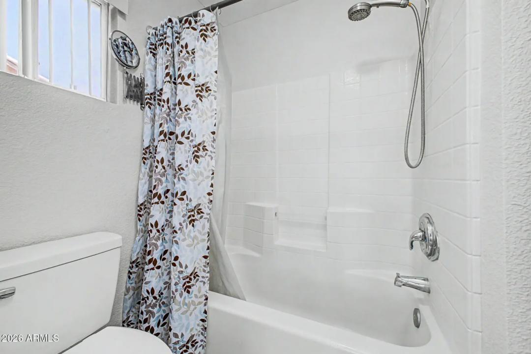 Real Estate Picture 17