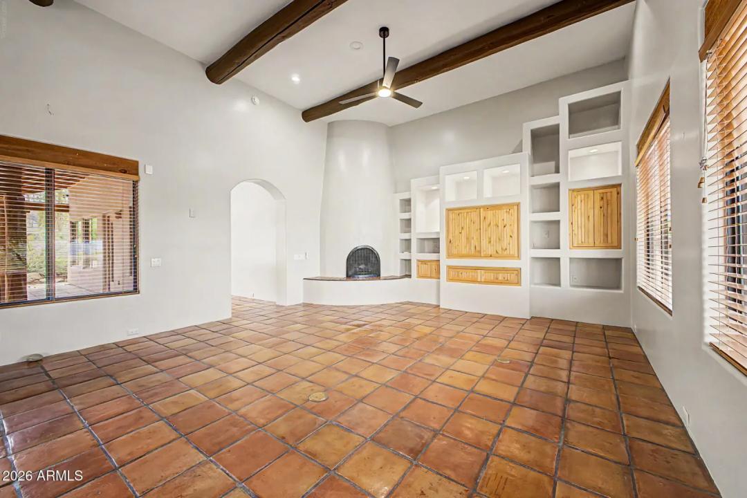 Real Estate Picture 7