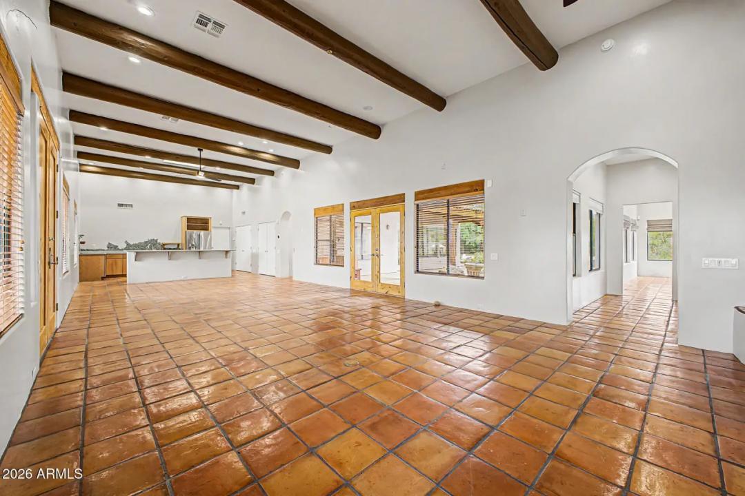 Real Estate Picture 8