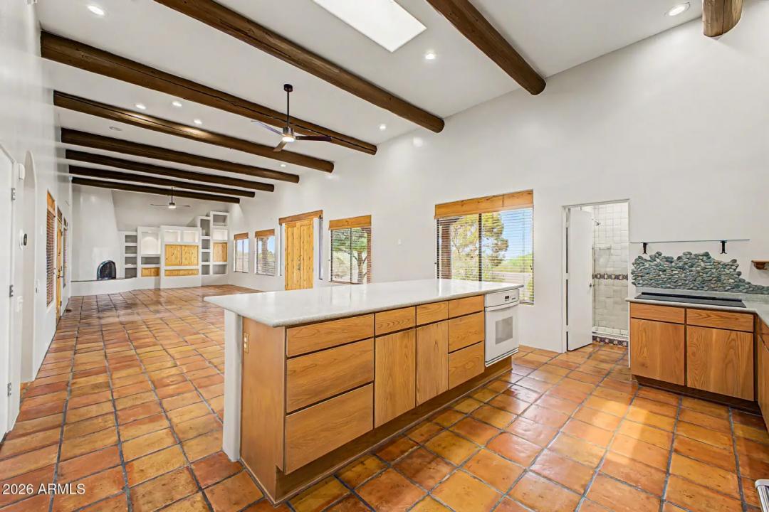 Real Estate Picture 13