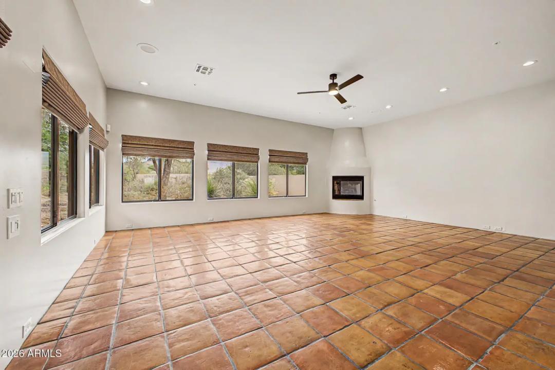 Real Estate Picture 15