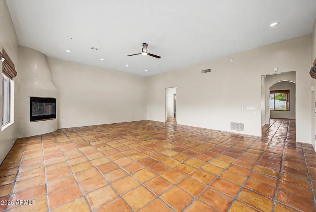 Real Estate Picture 16