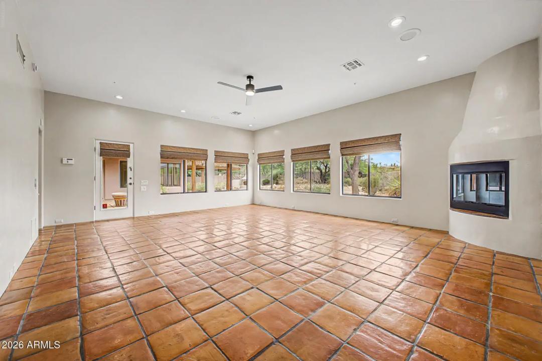 Real Estate Picture 17