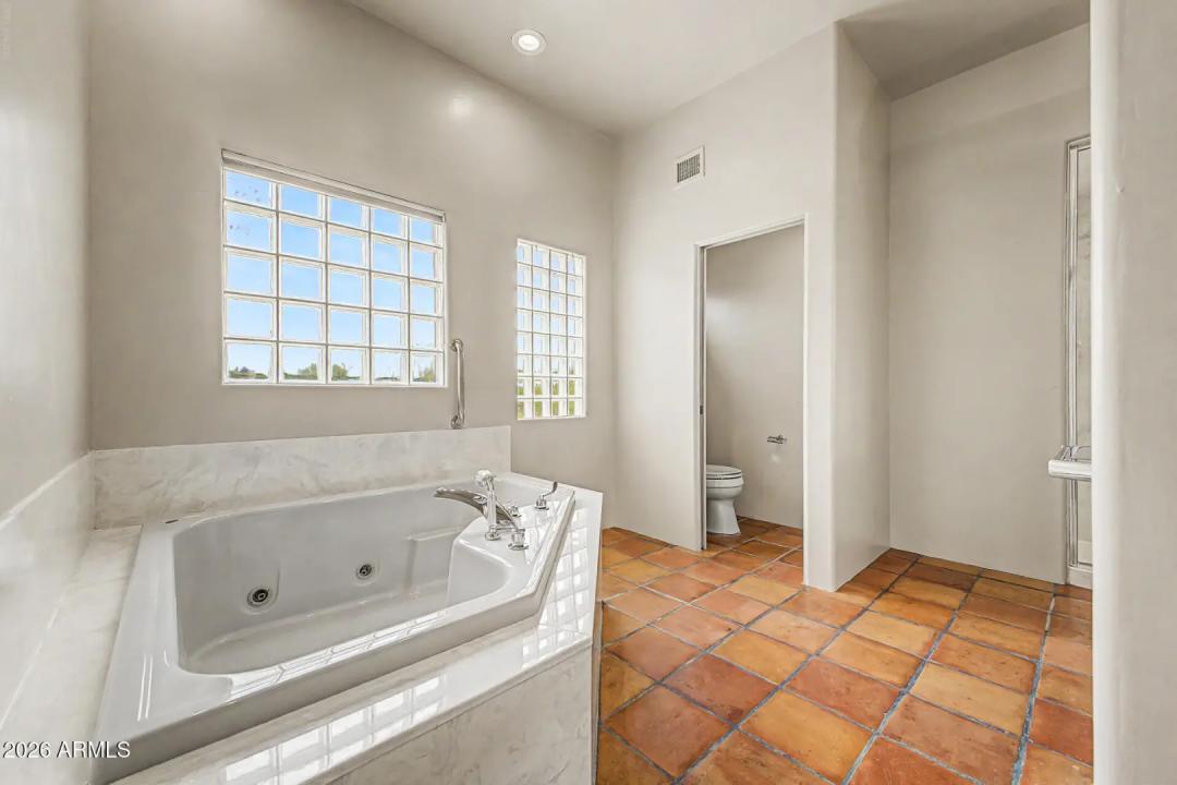 Real Estate Picture 18