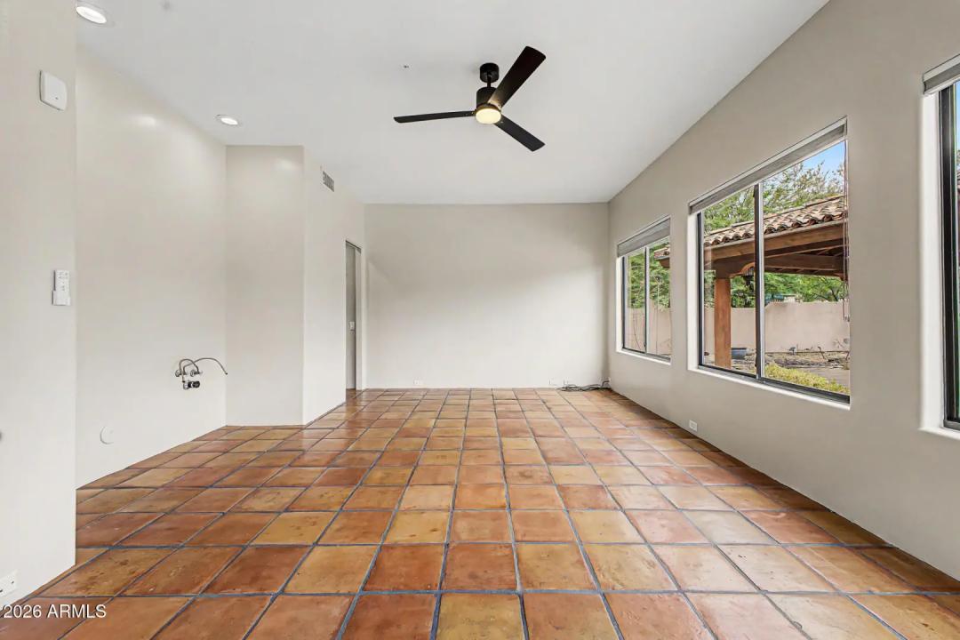 Real Estate Picture 25