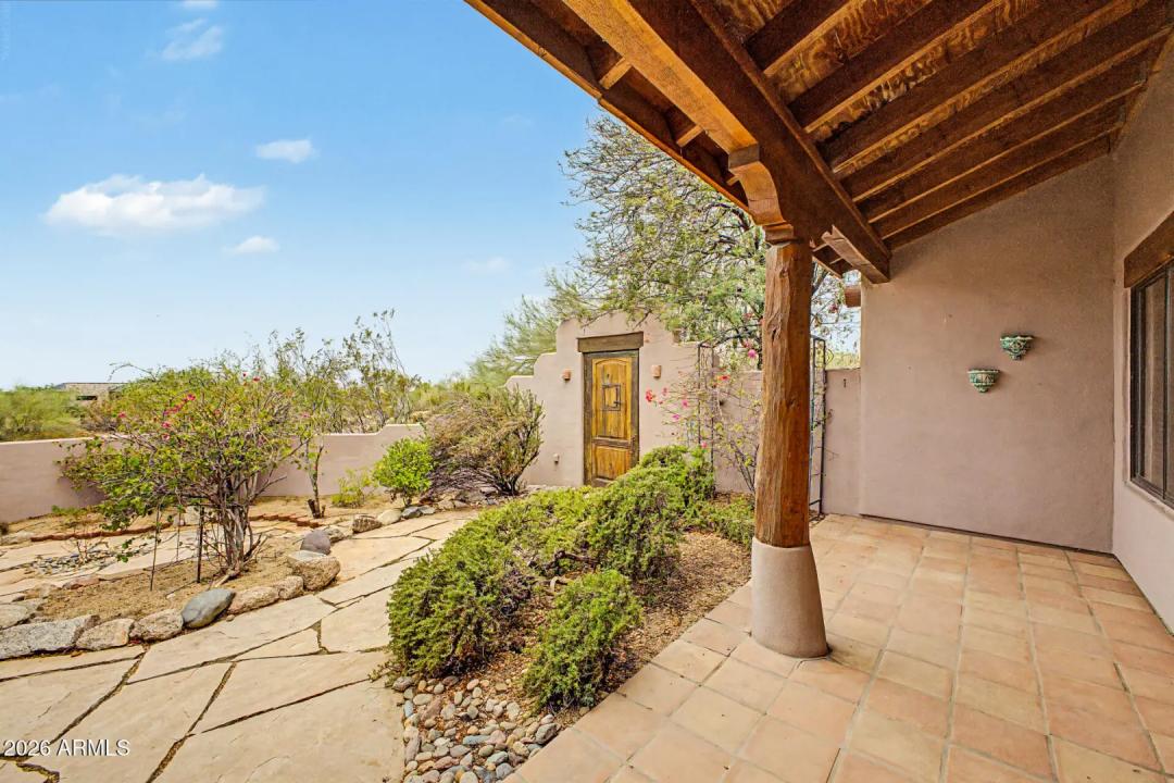 Real Estate Picture 3