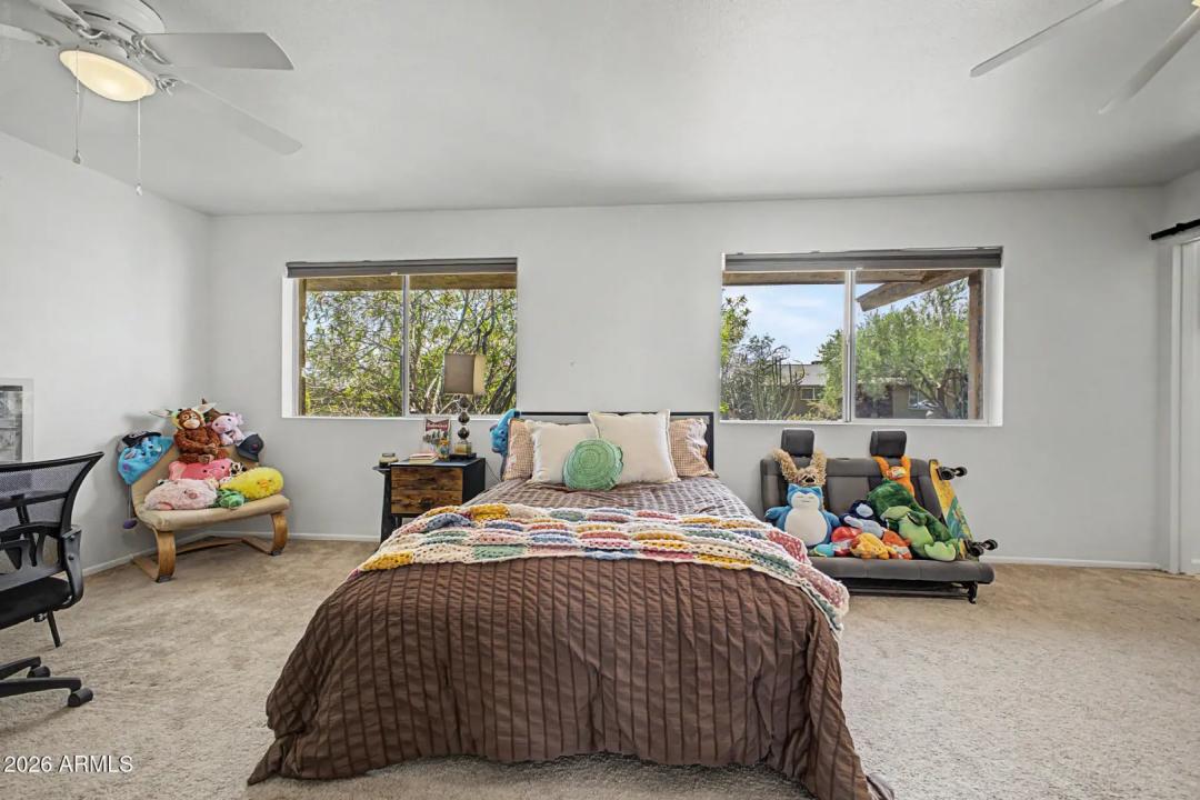Real Estate Picture 14